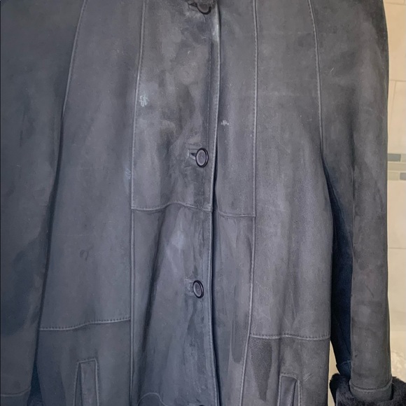 Elegance suede shearling swing coat with fur trim. - Picture 6 of 7